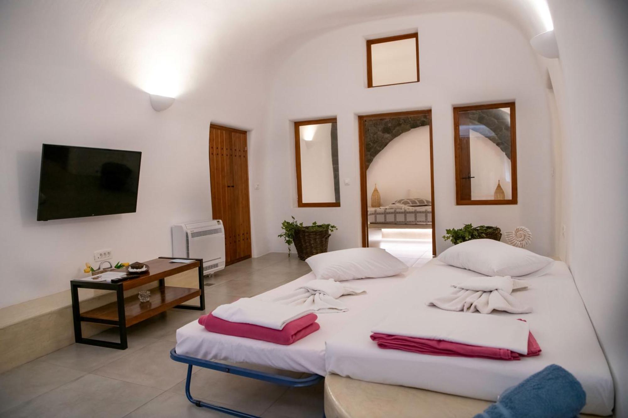 אימרוביגלי Luxe Efis Home Sea View 4 Villas & 4 Prive Jacuzzi מראה חיצוני תמונה
