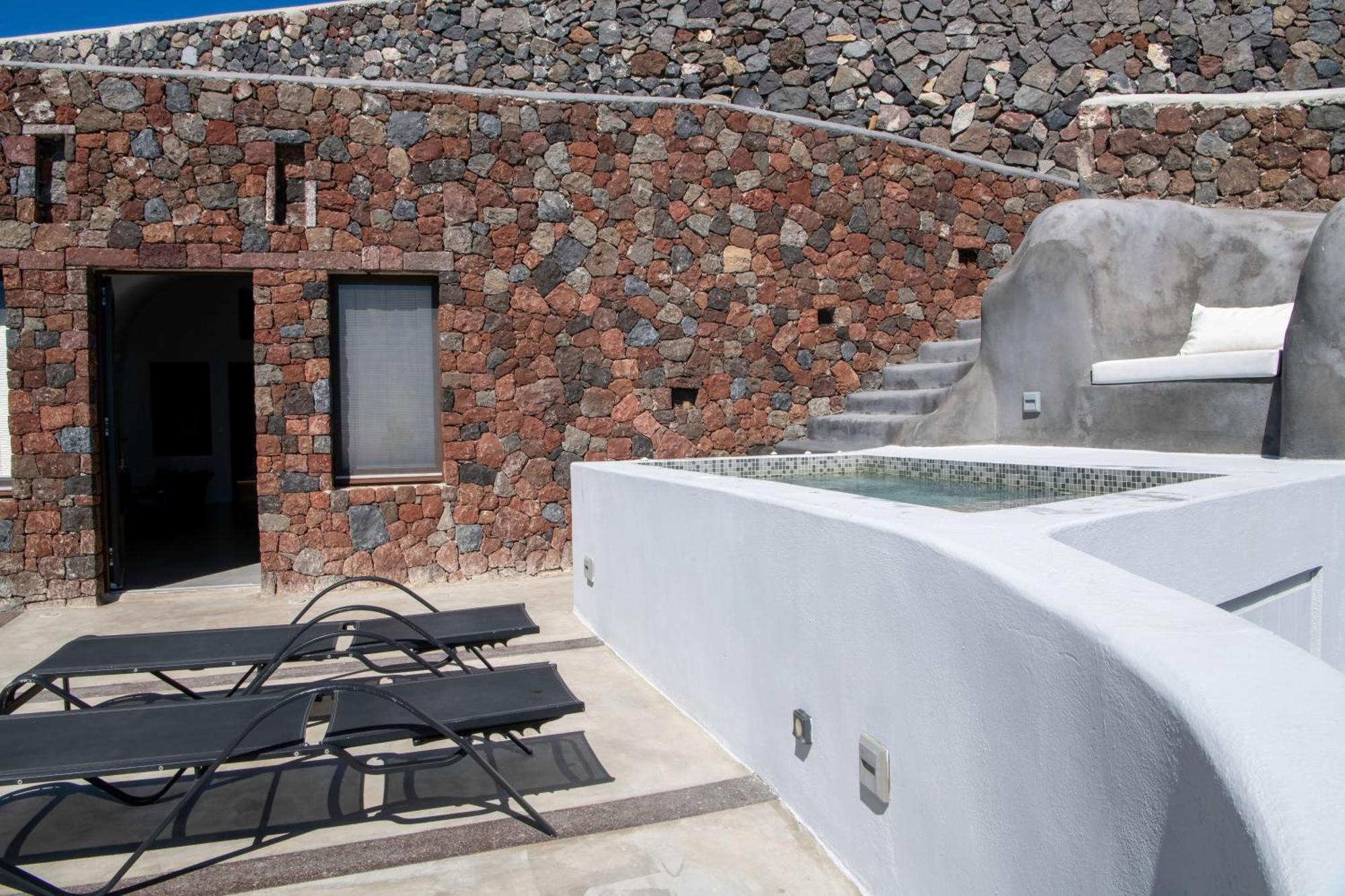 אימרוביגלי Luxe Efis Home Sea View 4 Villas & 4 Prive Jacuzzi מראה חיצוני תמונה